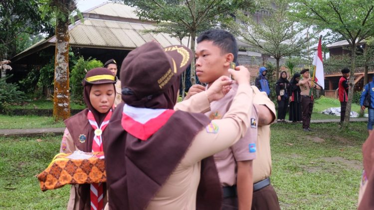 You are currently viewing Pelantikan Pacak dan Pegantara Pramuka MAN 3 Medan Berjalan Lancar