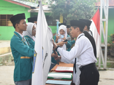 MAN 3 Medan Gelar Pelantikan dan Serah Terima Jabatan OSIS Periode 2024/2025