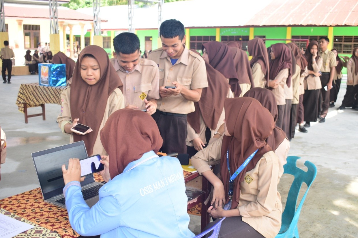 You are currently viewing MAN 3 Medan Gelar Pemilihan Umum OSIM Secara Digital melalui E-Voting