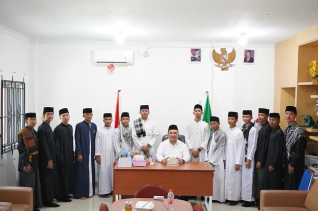 You are currently viewing 35 Muballigh dan Muballighah  Semarakkan Maulid Nabi 1448 H di MAN 3 Medan