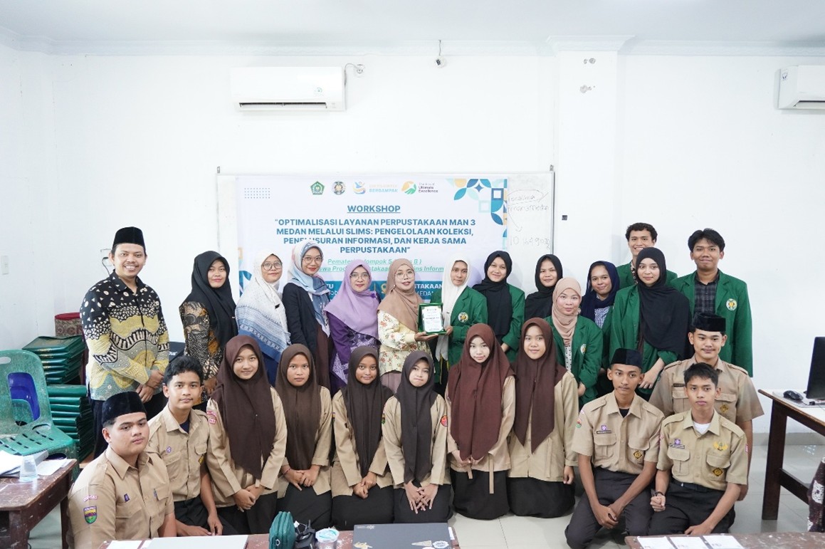 You are currently viewing Kenalkan SLiMS, Mahasiswa USU Dorong Digitalisasi Perpustakaan MAN 3 Medan